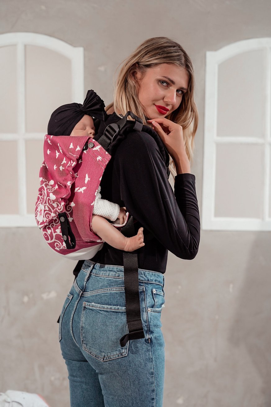 Baby Carrier Onbu Kitty στη χώρα των θαυμάτων